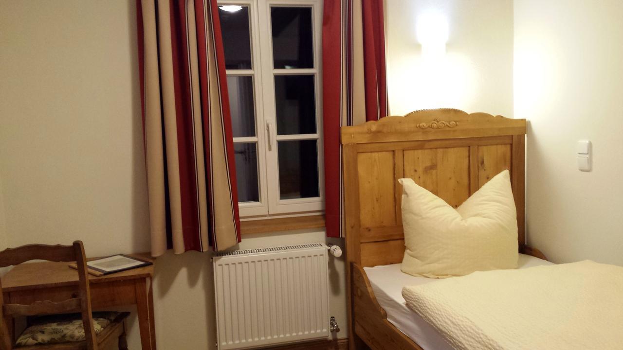 Fachwerk-Hotel Eisenbart Munden  ภายนอก รูปภาพ