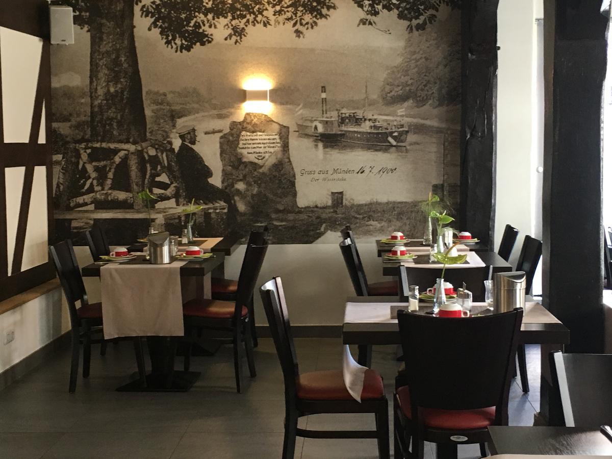 Fachwerk-Hotel Eisenbart Munden  ภายนอก รูปภาพ