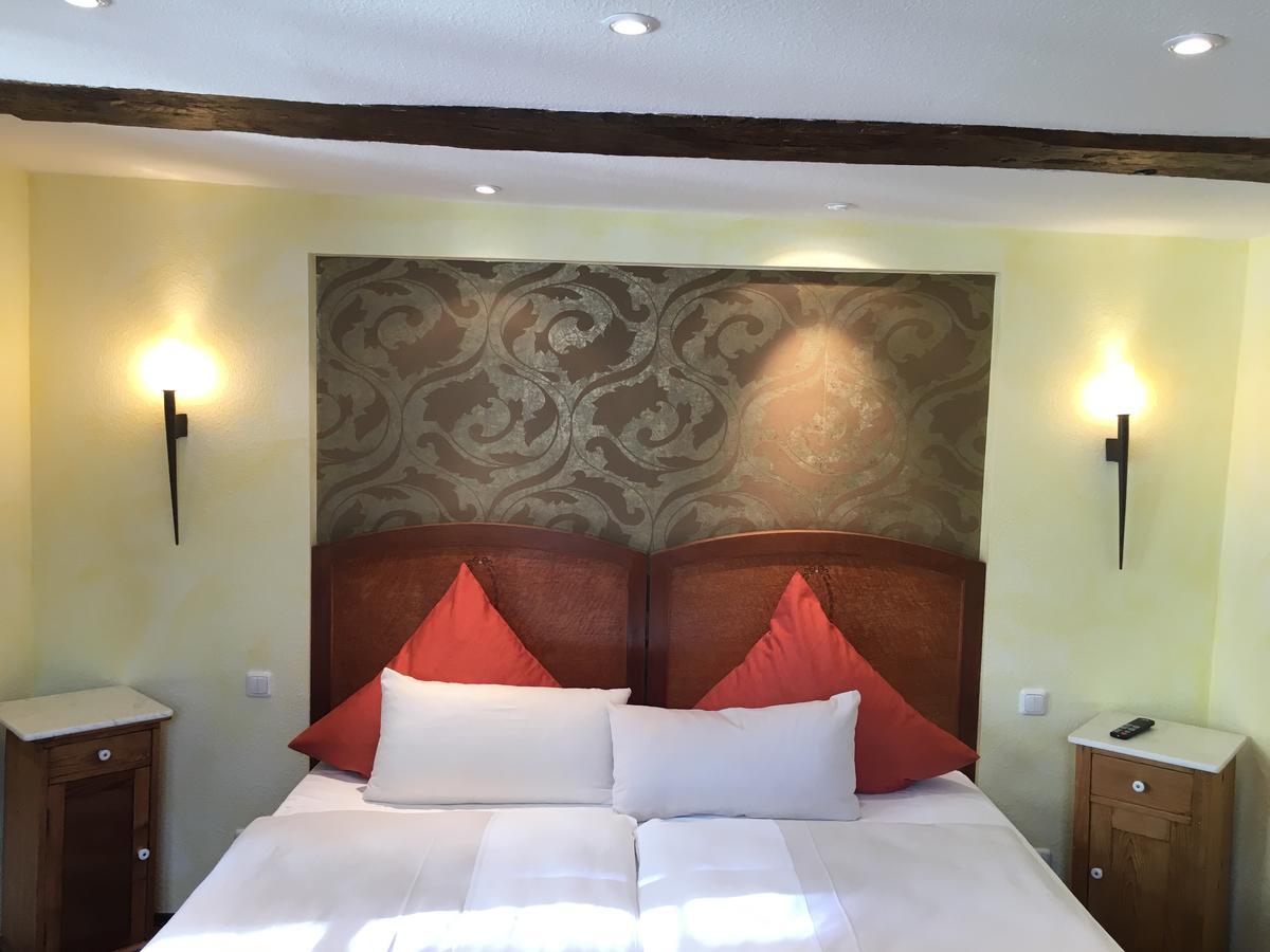 Fachwerk-Hotel Eisenbart Munden  ภายนอก รูปภาพ