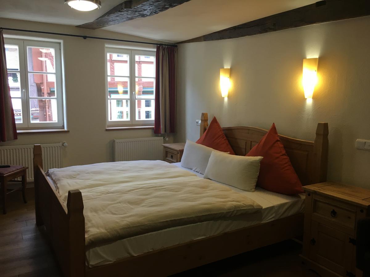 Fachwerk-Hotel Eisenbart Munden  ภายนอก รูปภาพ