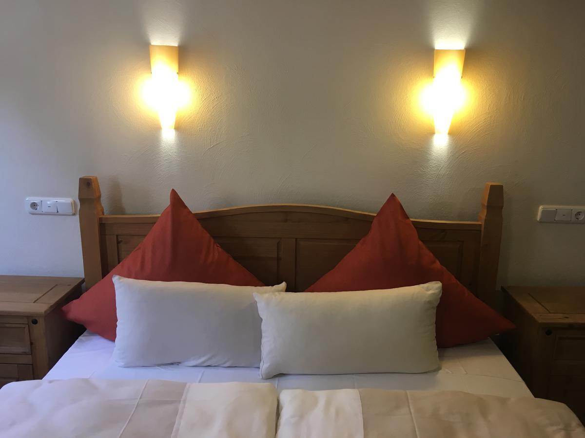 Fachwerk-Hotel Eisenbart Munden  ภายนอก รูปภาพ