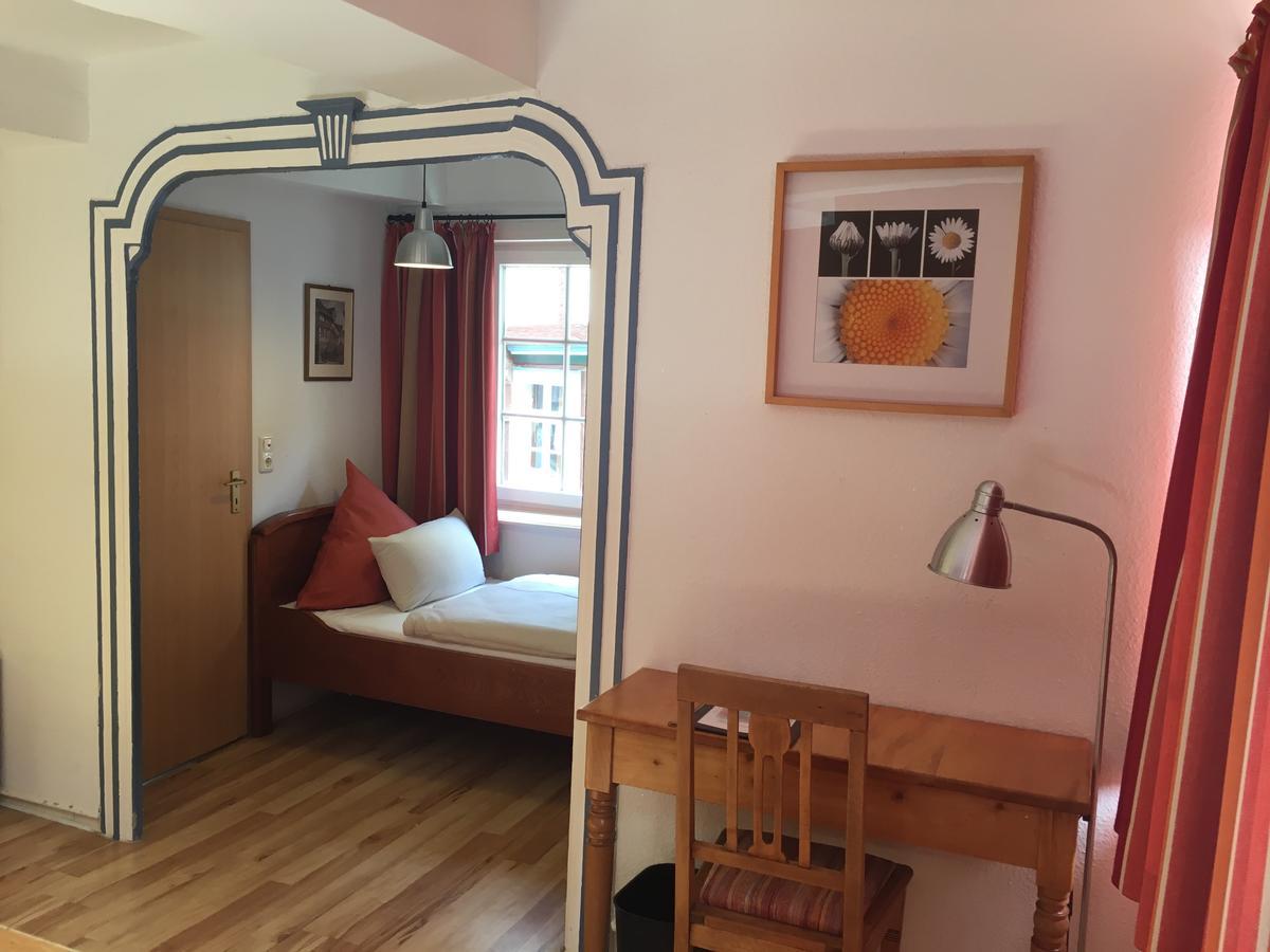 Fachwerk-Hotel Eisenbart Munden  ภายนอก รูปภาพ